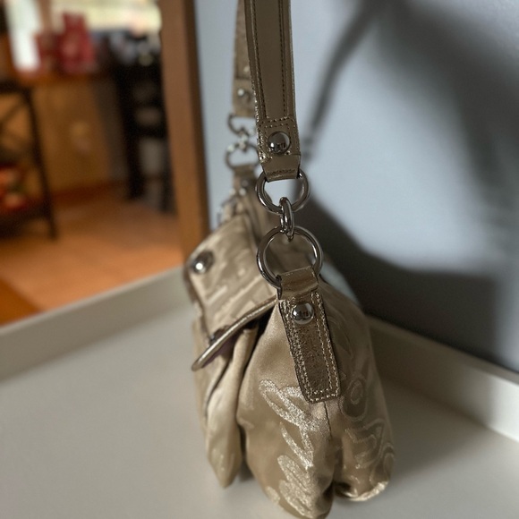 Coach Poppy Shoulder Bag EUC - Picture 10 of 10